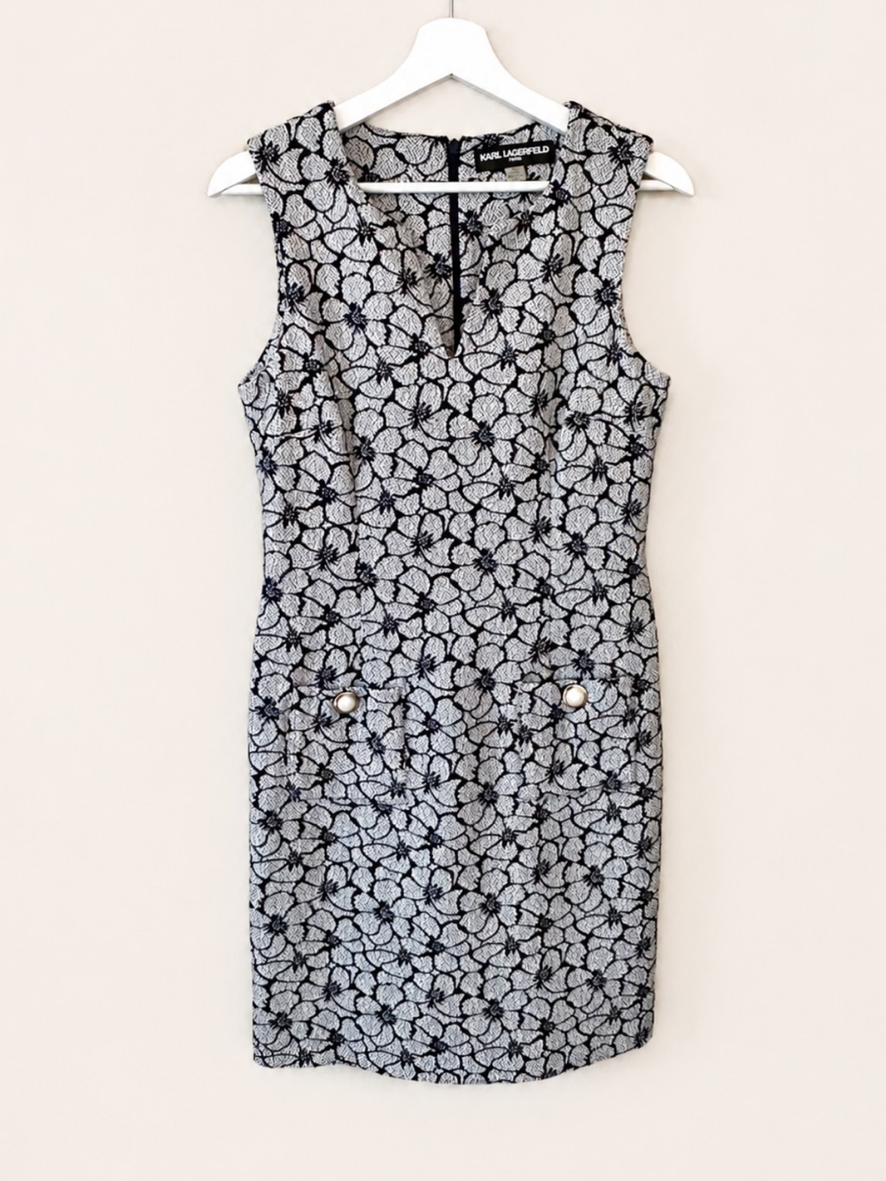 Karl Lagerfeld Black and White Floral Jacquard Sheath Dress Pearl Snap Size 6